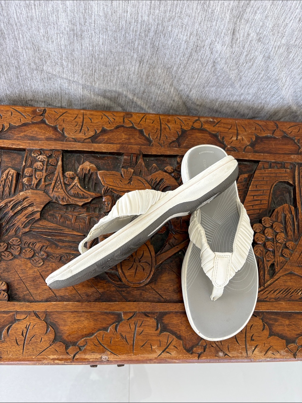 Clarks Cream Ruched Thong Sandals with Gray Footbed
